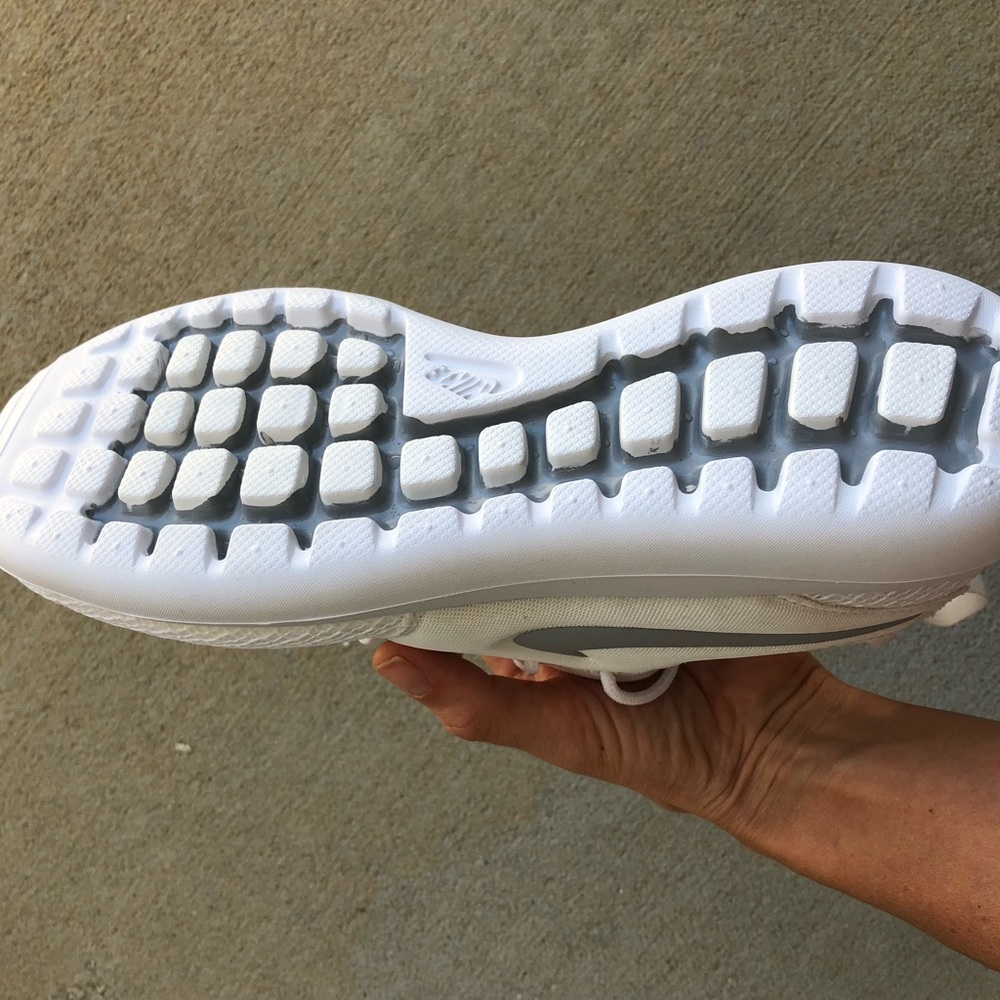 🍚Nike white Roshe🍚New Price Firm - Picture 5 of 6